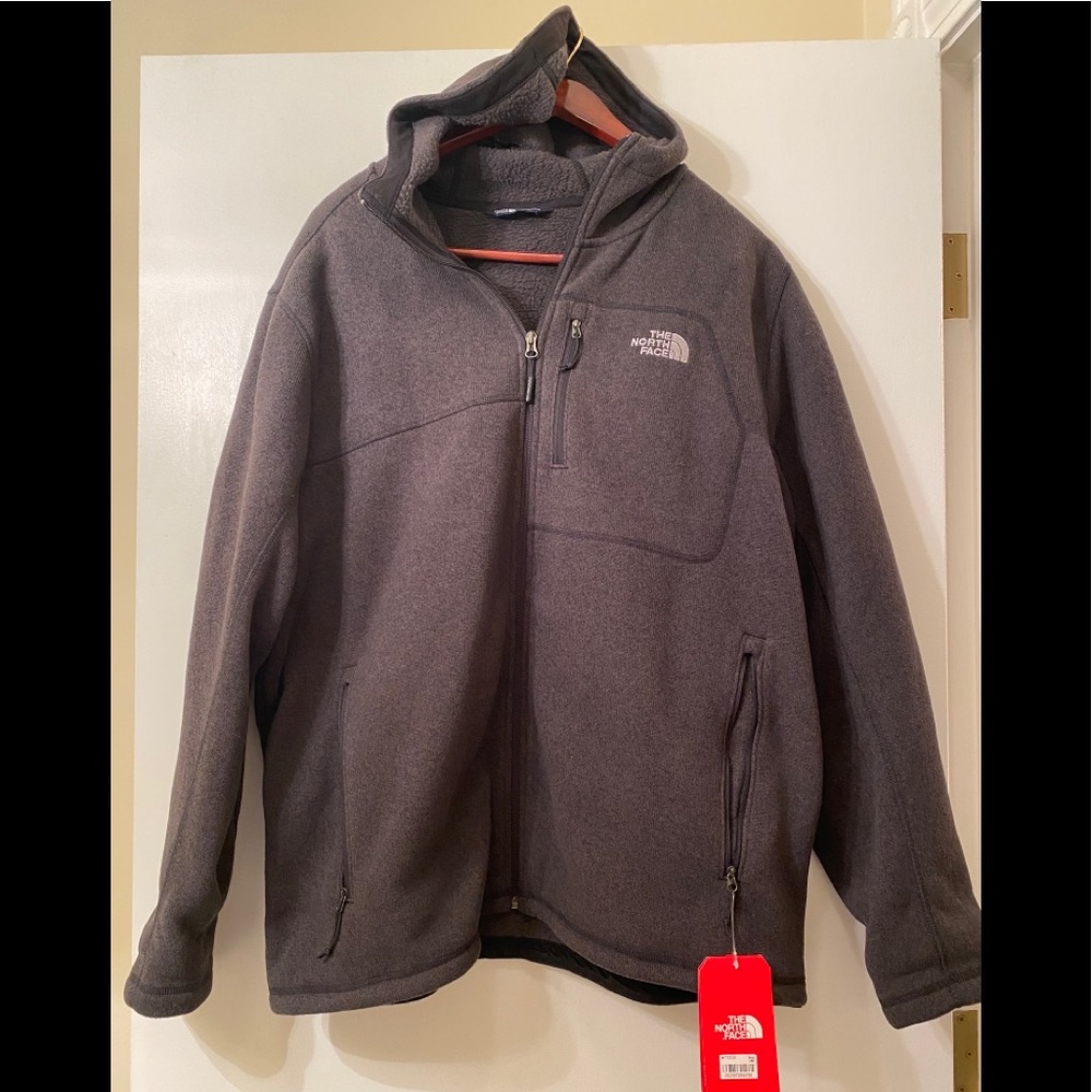 Men’s XXL North Face zip up hoodie